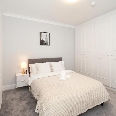 Excellent, Three Bedroom North London Apartment With Free Parking Екстериор снимка