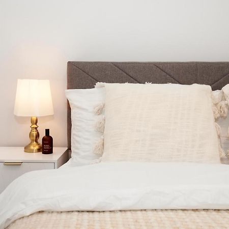 Excellent, Three Bedroom North London Apartment With Free Parking Екстериор снимка