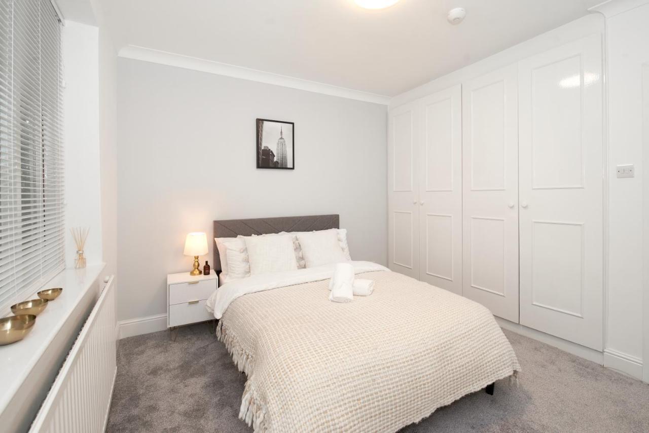 Excellent, Three Bedroom North London Apartment With Free Parking Екстериор снимка